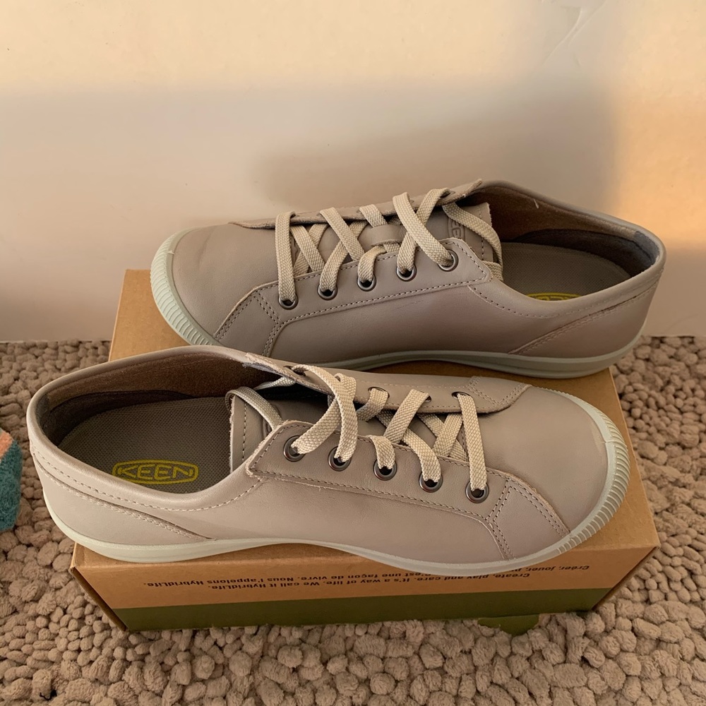 Keen woman tie sneakers. NWOT - Picture 4 of 7